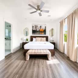 NRG World Cup Stay 3 Stories Sleeps 8