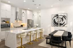NRG Houston Getaway | King Bed | Private Garage