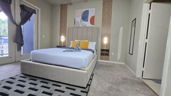 Spring Deal | Galleria Luxury Stay + Pool & Gym