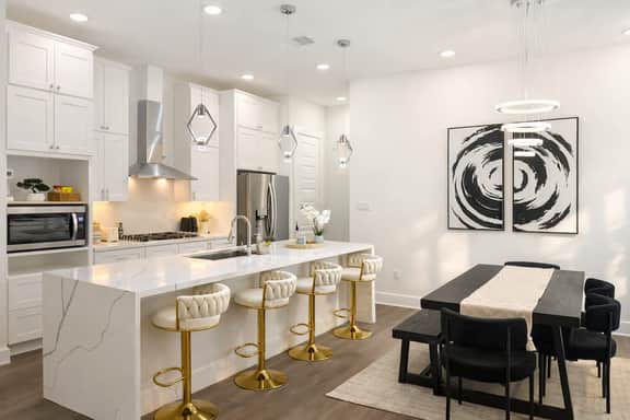 NRG Houston Getaway | King Bed | Private Garage